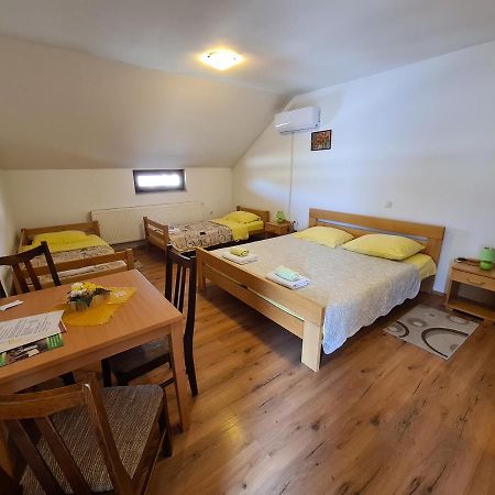 Bosnjaci Guest House Aquarius מראה חיצוני תמונה