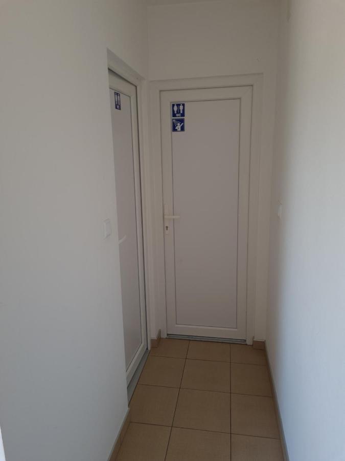 Bosnjaci Guest House Aquarius מראה חיצוני תמונה